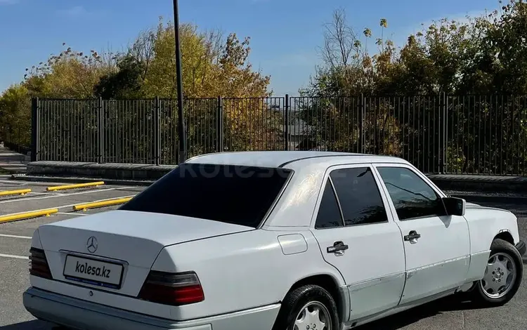 Mercedes-Benz E 200 1993 годаfor1 250 000 тг. в Шымкент