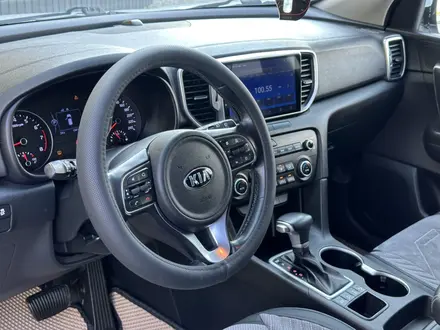 Kia Sportage 2018 года за 8 890 000 тг. в Актобе – фото 14