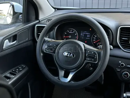 Kia Sportage 2018 года за 8 890 000 тг. в Актобе – фото 9