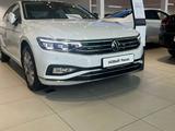 Volkswagen Passat 2022 года за 14 850 000 тг. в Астана – фото 2