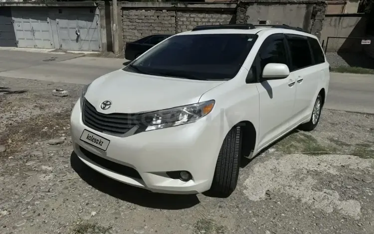 Toyota Sienna 2015 года за 10 500 000 тг. в Атырау