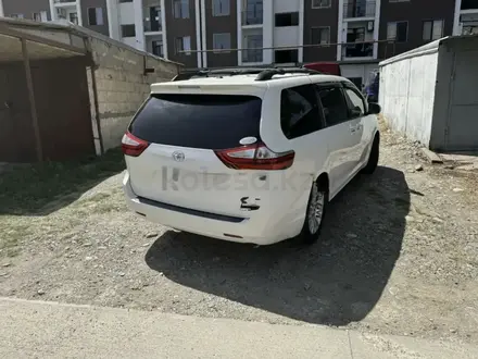 Toyota Sienna 2015 года за 10 500 000 тг. в Атырау – фото 2