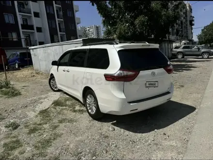 Toyota Sienna 2015 года за 10 500 000 тг. в Атырау – фото 4