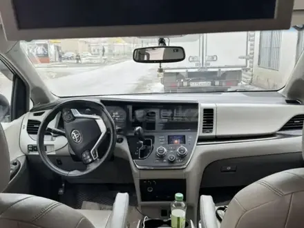 Toyota Sienna 2015 года за 10 500 000 тг. в Атырау – фото 12
