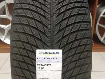 Michelin Pilot Alpin 5 SUV 285/40 R23 111V за 500 000 тг. в Семей