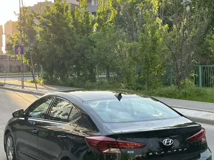 Hyundai Elantra 2019 года за 8 500 000 тг. в Алматы – фото 2