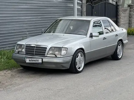 Mercedes-Benz E 320 1993 года за 3 200 000 тг. в Алматы