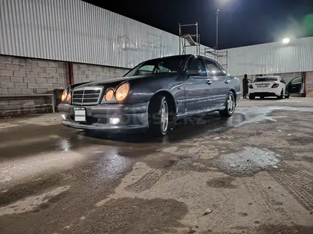 Mercedes-Benz E 320 1996 года за 2 500 000 тг. в Алматы – фото 5