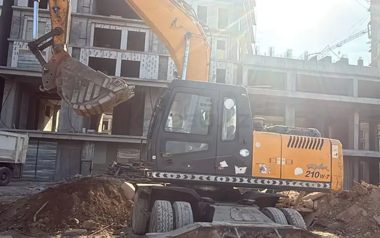 Hyundai  R210W 2011 года за 20 000 000 тг. в Алматы