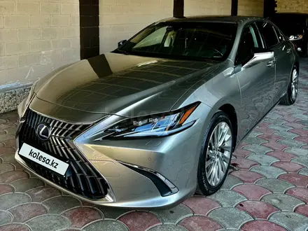 Lexus ES 300h 2022 года за 27 600 000 тг. в Алматы – фото 81