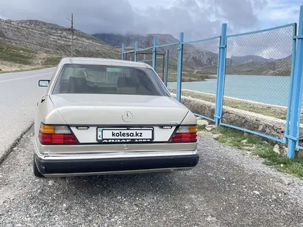 Mercedes-Benz E 230 1989 года за 1 600 000 тг. в Шолаккорган – фото 3