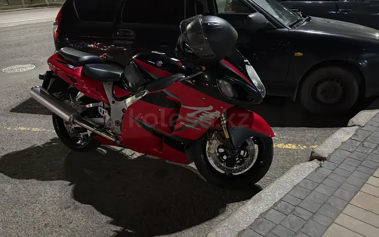 Suzuki  GSX 1300 R Hayabusa 2005 года за 4 000 000 тг. в Астана