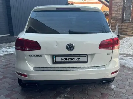 Volkswagen Touareg 2010 года за 8 799 999 тг. в Алматы – фото 2