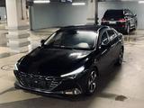 Hyundai Elantra 2022 года за 9 750 000 тг. в Астана