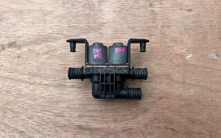 Клапан (патрубок, шланг) печки (отопителя) БМВ E65 F01 F02 за 20 000 тг. в Алматы