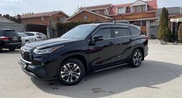 Toyota Highlander 2023 года за 31 000 000 тг. в Алматы – фото 4