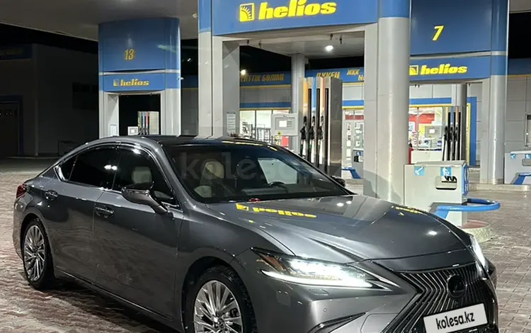Lexus ES 350 2019 года за 27 000 000 тг. в Атырау