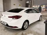 Hyundai Elantra 2019 года за 8 000 000 тг. в Астана – фото 2