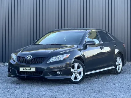 Toyota Camry 2009 года за 8 650 000 тг. в Актобе