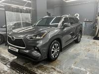 Toyota Highlander 2021 года за 23 000 000 тг. в Астана