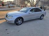 Mercedes-Benz S 320 2001 годаүшін3 500 000 тг. в Актау – фото 2