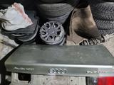 Крышка багажника Ауди 100 С4 за 10 000 тг. в Рудный