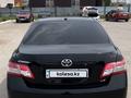 Toyota Camry 2011 года за 7 000 000 тг. в Актобе – фото 2