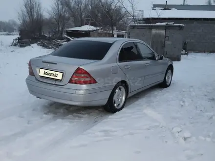 Mercedes-Benz C 240 2000 года за 3 500 000 тг. в Ушарал – фото 3