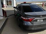 Toyota Camry 2015 года за 6 500 000 тг. в Атырау – фото 2