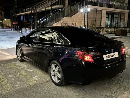 Toyota Camry 2014 года за 8 000 000 тг. в Атырау – фото 5