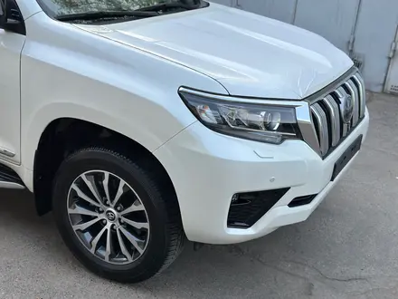 Toyota Land Cruiser Prado 2023 года за 35 500 000 тг. в Алматы – фото 20