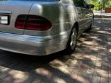 Mercedes-Benz E 280 2000 года за 4 900 000 тг. в Шымкент – фото 2