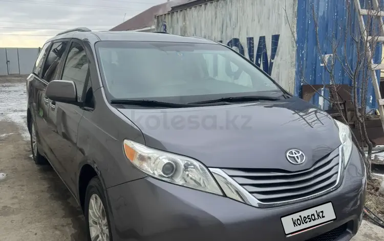 Toyota Sienna 2015 годаүшін9 900 000 тг. в Атырау