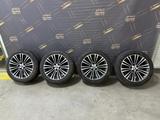 Оригинальные диски с зимней резиной R18 за 250 000 тг. в Алматы