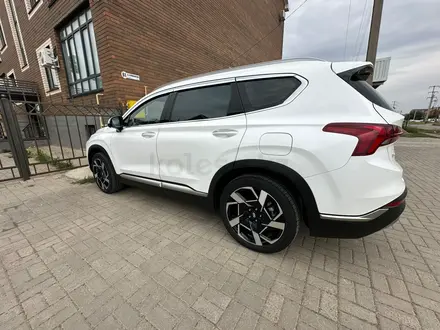 Hyundai Santa Fe 2023 года за 17 500 000 тг. в Уральск – фото 3