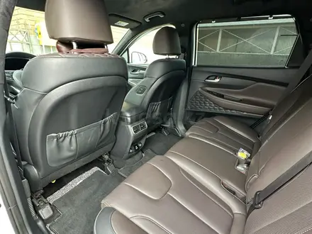 Hyundai Santa Fe 2023 года за 17 500 000 тг. в Уральск – фото 4