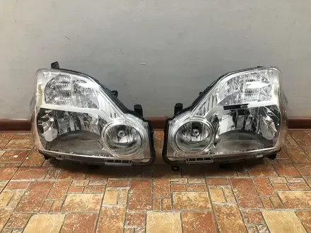 Фара Nissan X-trail за 1 000 тг. в Астана