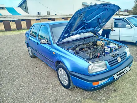 Volkswagen Vento 1992 года за 1 200 000 тг. в Сарыагаш – фото 2