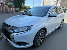Mitsubishi Outlander, 2022