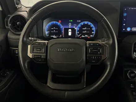 Toyota Land Cruiser Prado Luxe+ 2024 года за 41 590 000 тг. в Астана – фото 14