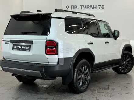 Toyota Land Cruiser Prado Luxe+ 2024 года за 41 590 000 тг. в Астана – фото 19