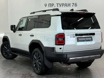 Toyota Land Cruiser Prado Luxe+ 2024 года за 41 590 000 тг. в Астана – фото 2