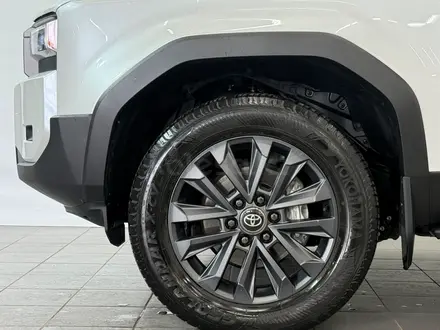 Toyota Land Cruiser Prado Luxe+ 2024 года за 41 590 000 тг. в Астана – фото 17