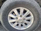 Титановые диски в сборе с покрышкой все сезонка за 135 000 тг. в Кызылорда
