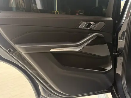 BMW X7 2021 года за 45 900 000 тг. в Астана – фото 25