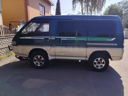 Mitsubishi Delica 1993 года за 2 000 000 тг. в Алматы