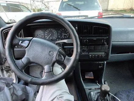 Volkswagen Passat 1993 года за 2 650 000 тг. в Шымкент – фото 28