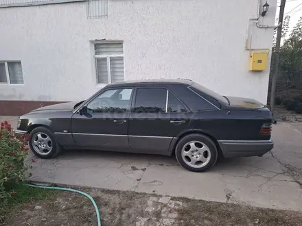 Mercedes-Benz E 200 1993 года за 2 150 000 тг. в Шымкент – фото 2