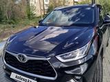 Toyota Highlander 2023 годаүшін25 600 000 тг. в Петропавловск – фото 2