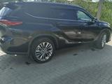 Toyota Highlander 2023 годаүшін25 600 000 тг. в Петропавловск – фото 5